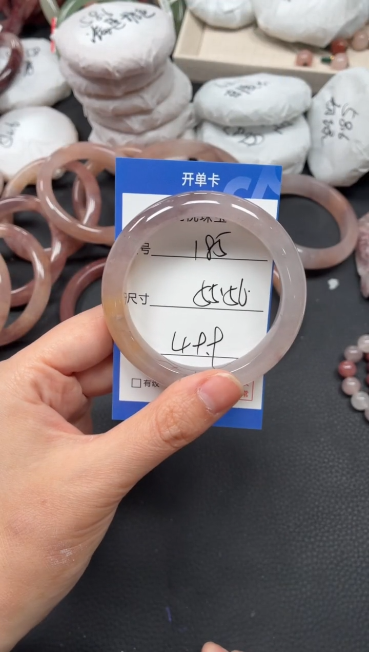 未镶嵌手镯石英质玉185