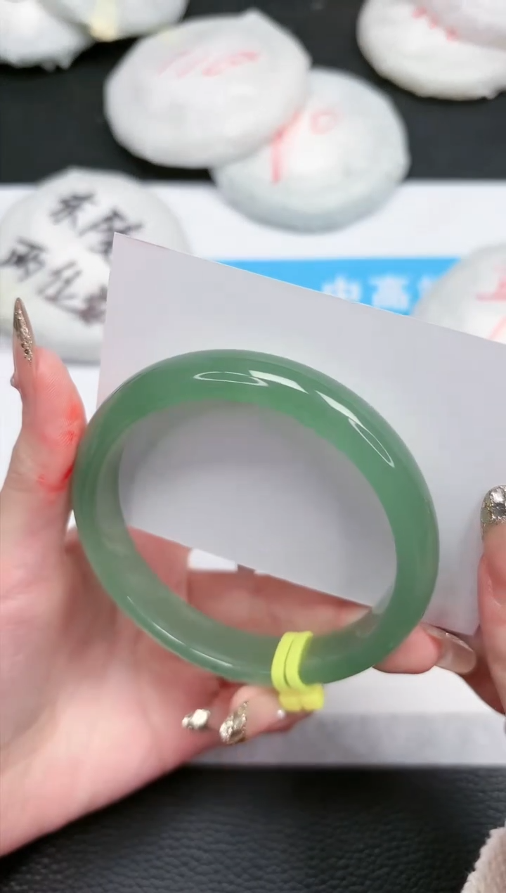 【闪购商品】石英质玉手镯未镶嵌335-62.5