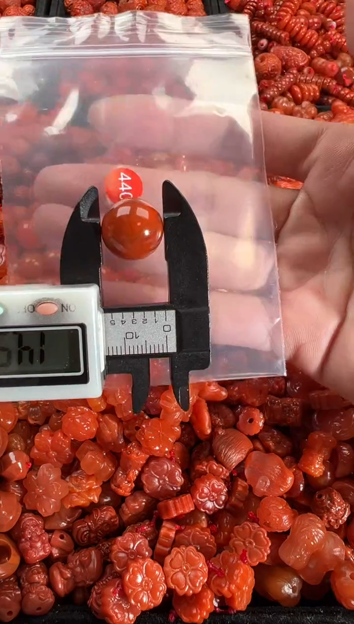 【闪购商品】南红玛瑙颈饰未镶嵌1