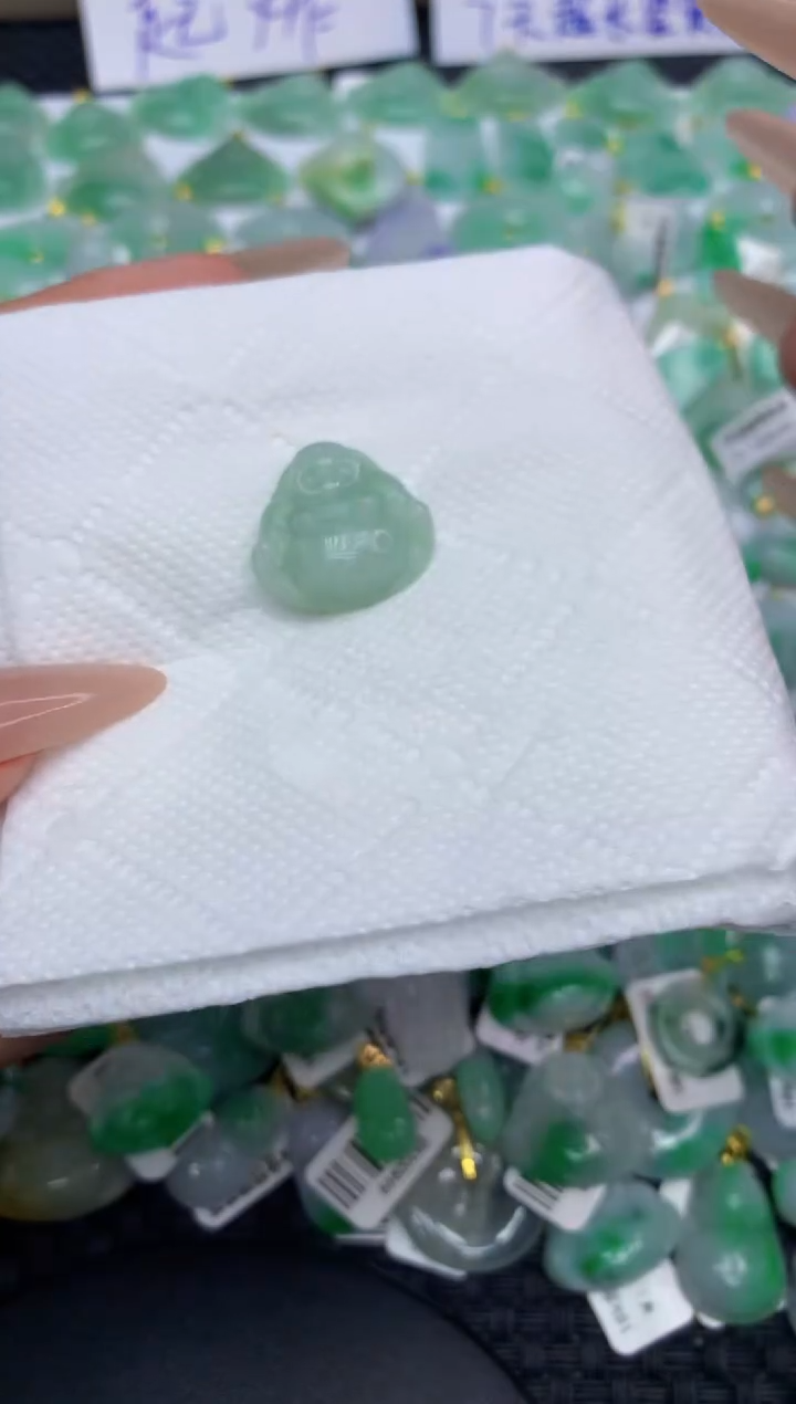 翡翠未镶嵌颈饰111111111