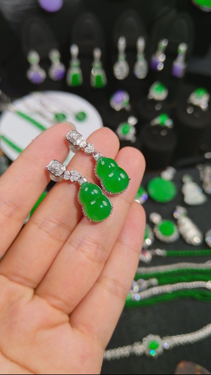 吊坠(不含链)18K金镶嵌翡翠葫芦耳坠