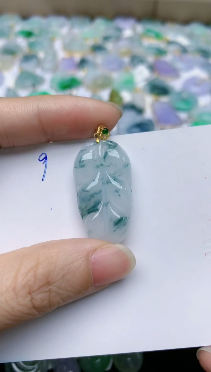 【闪购商品】翡翠颈饰18K金镶嵌天然翡翠A货    
