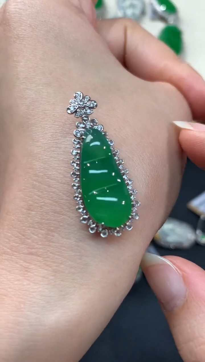 【闪购商品】翡翠吊坠(不含链)18K金镶嵌A142|13800+0