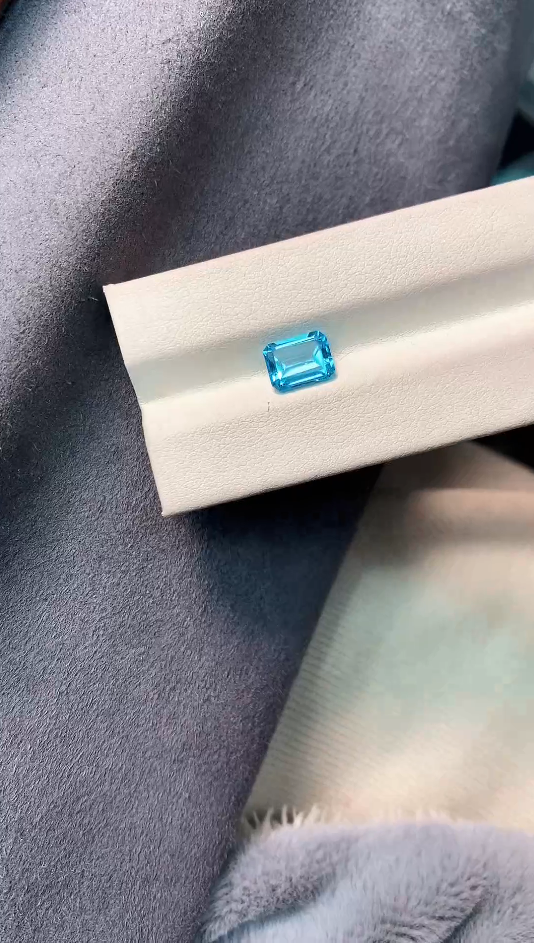 【闪购商品】托帕石裸石未镶嵌2克拉瑞士兰