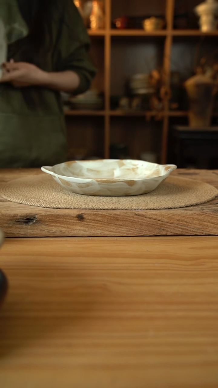 粉影系列的8英寸双耳平盘1个