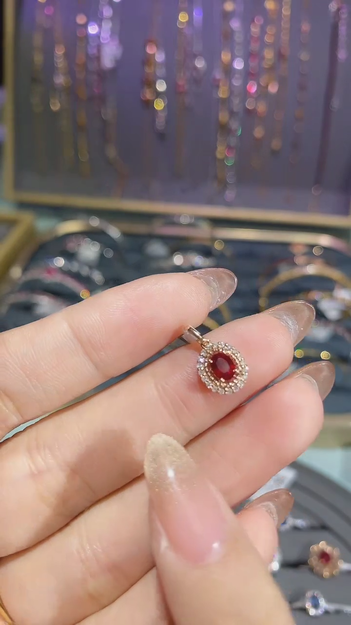 【闪购商品】红宝石颈饰18K金镶嵌吊坠