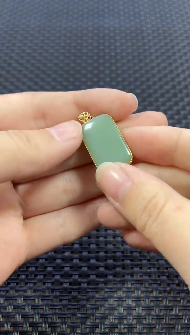 【闪购商品】和田玉吊坠18K金镶嵌一个 多样性发一件