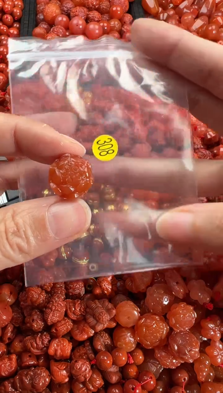 【闪购商品】南红玛瑙颈饰未镶嵌1