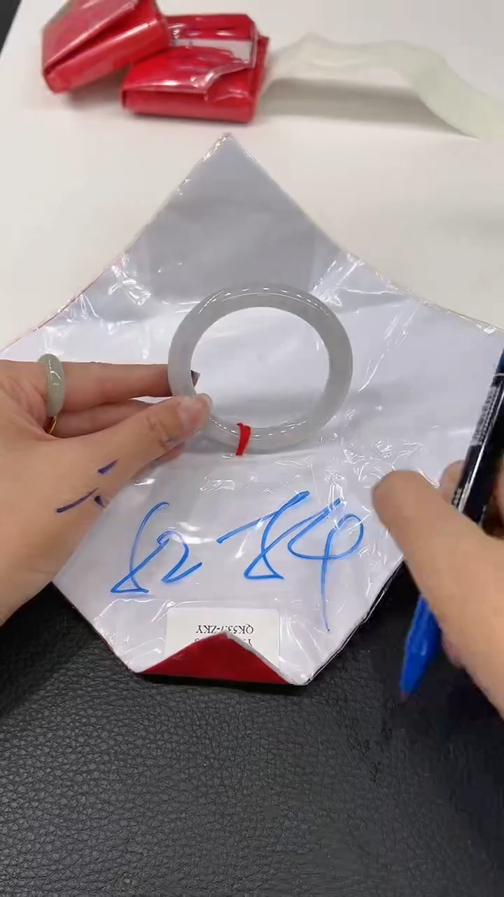 【闪购商品】翡翠手镯未镶嵌手镯