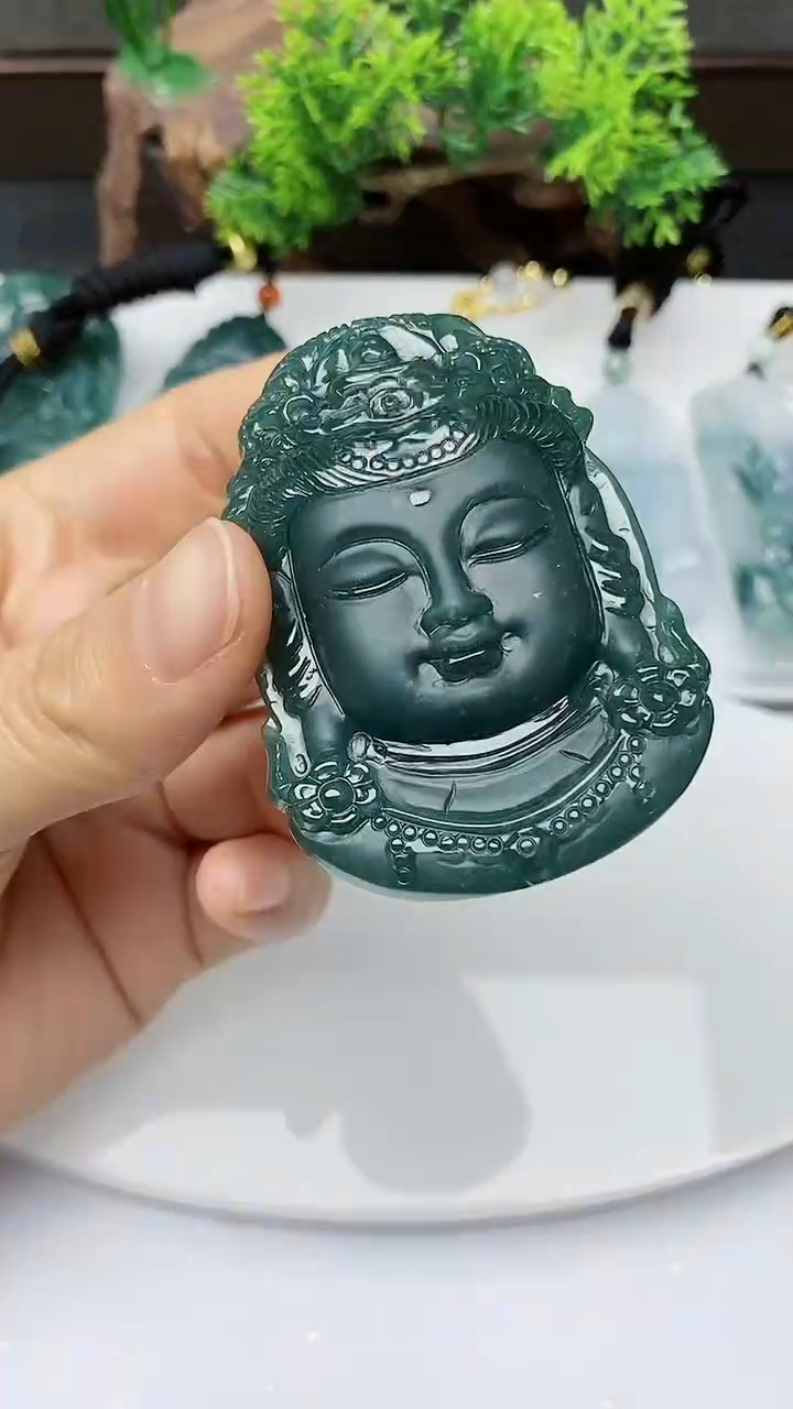 【闪购商品】翡翠颈饰未镶嵌          