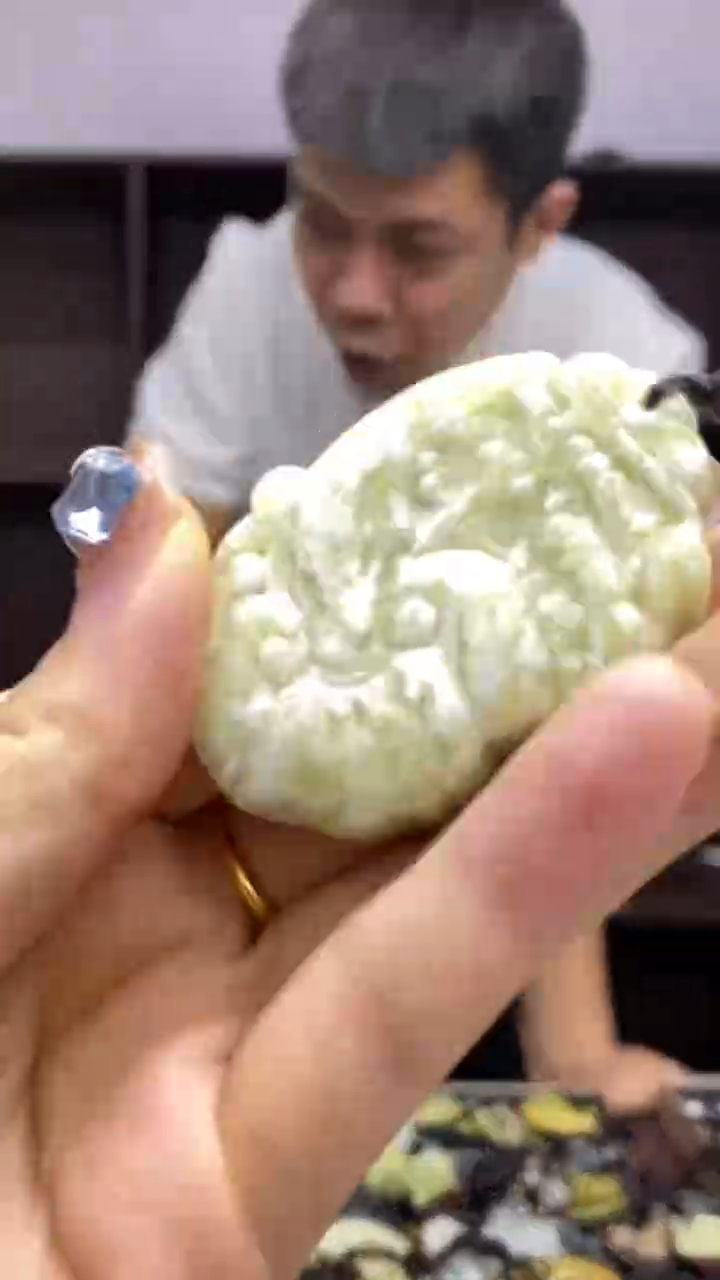 未镶嵌岫玉挂件  