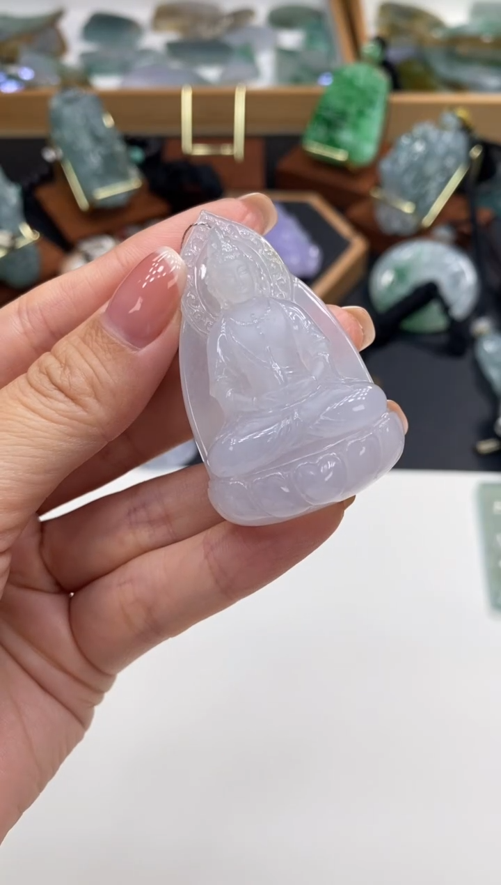 颈饰未镶嵌翡翠兄***浪观音