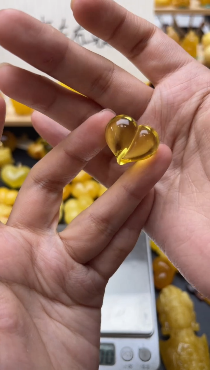 琥珀未镶嵌珠宝奇石070琥珀蜜蜡微瑕