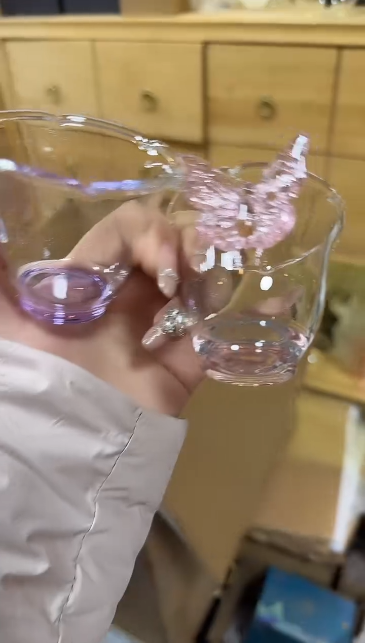 粉色蝴蝶杯     