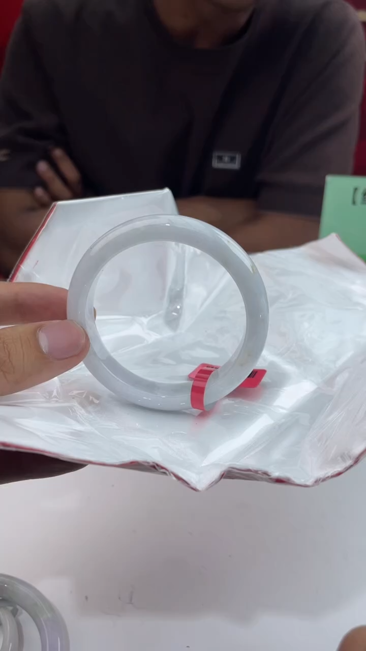 【闪购商品】翡翠手镯未镶嵌15翡翠手镯（微瑕）