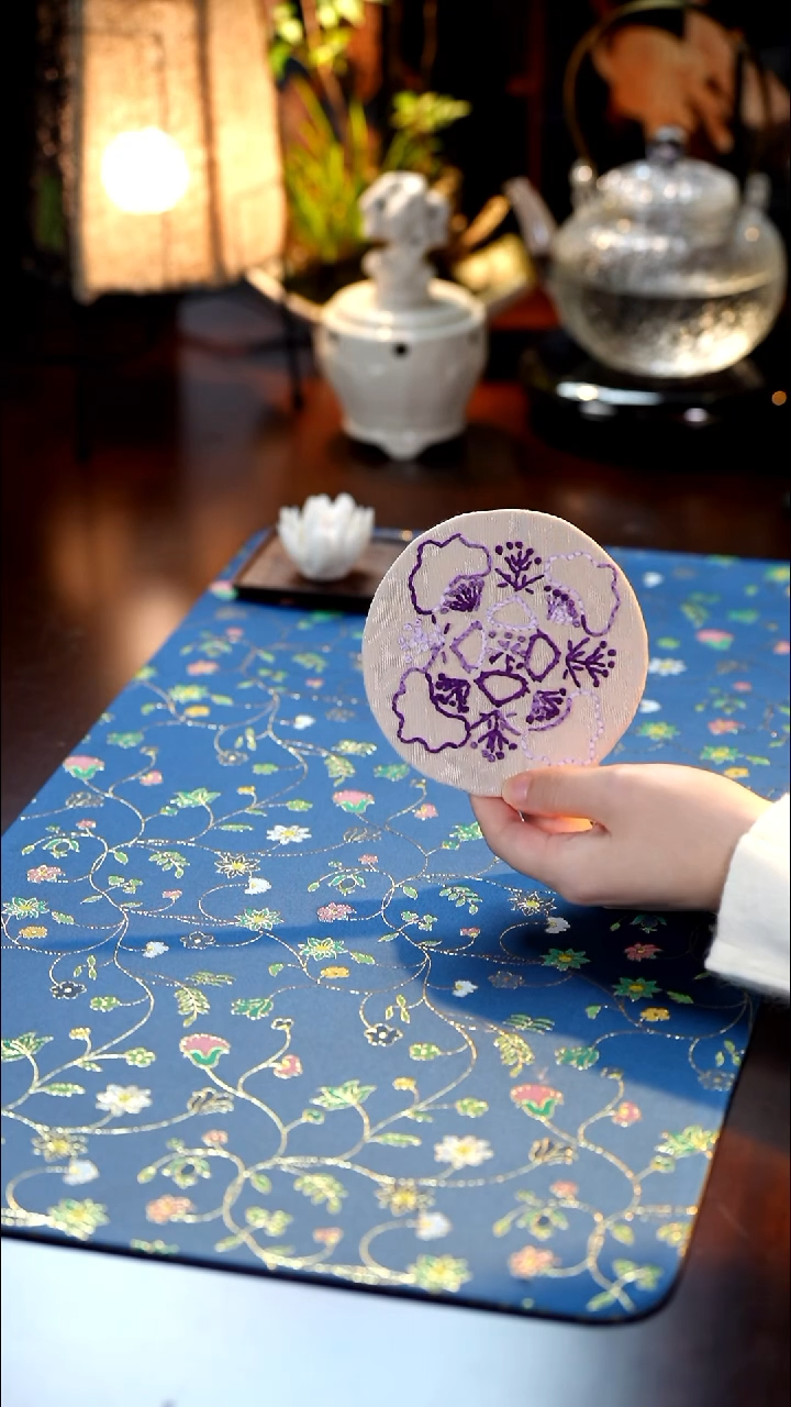 纯手工刺绣杯垫·