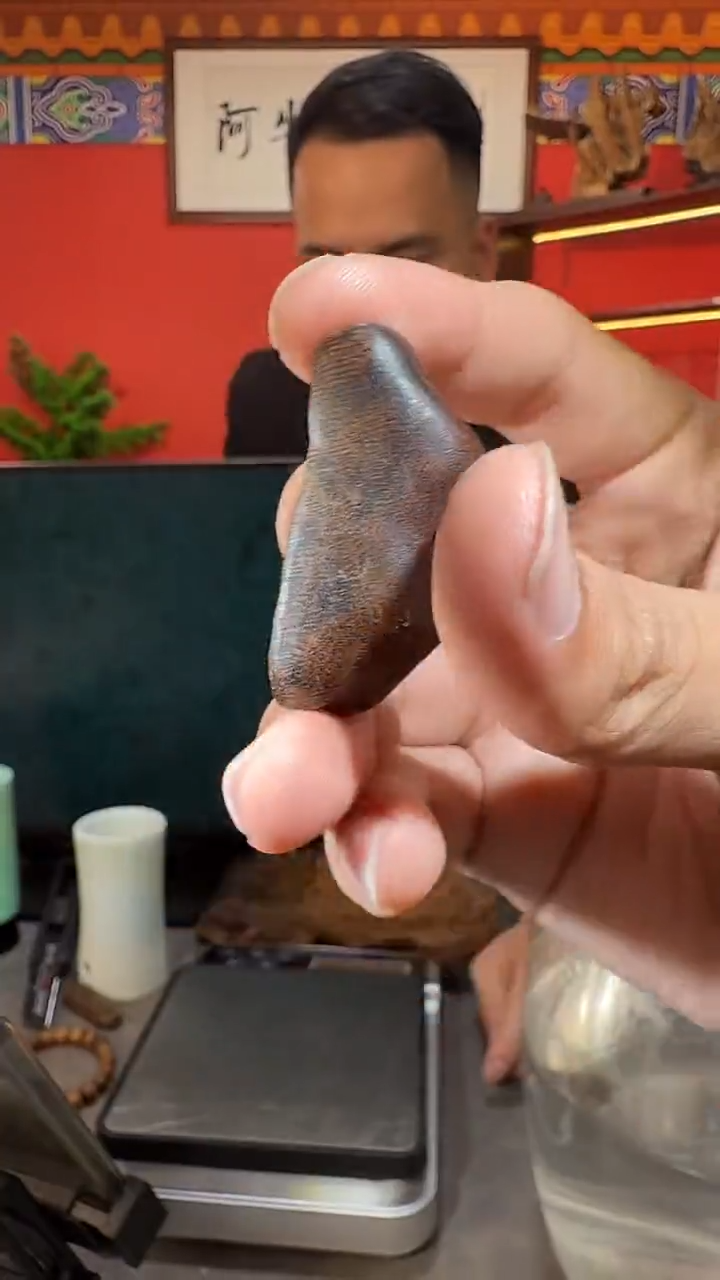 沉香吊坠S236海南包头多样性发一