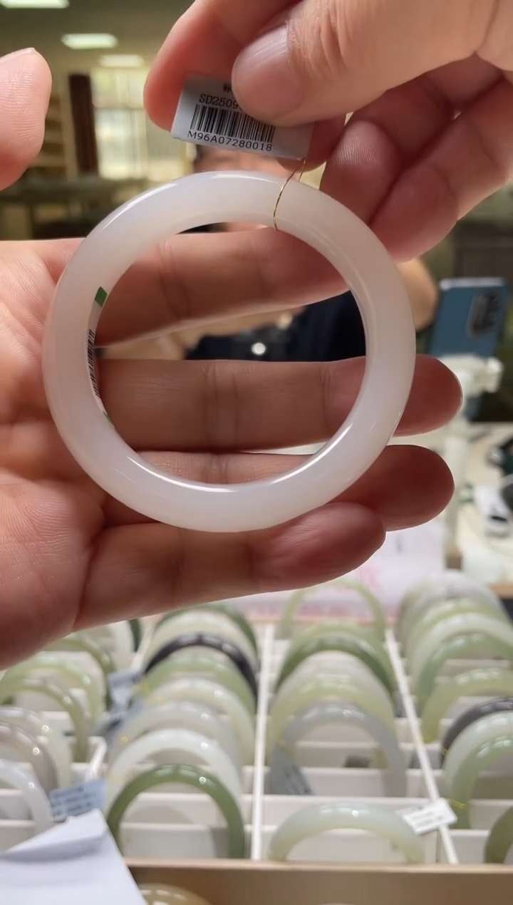 未镶嵌手镯和田玉56-57圈口 0048