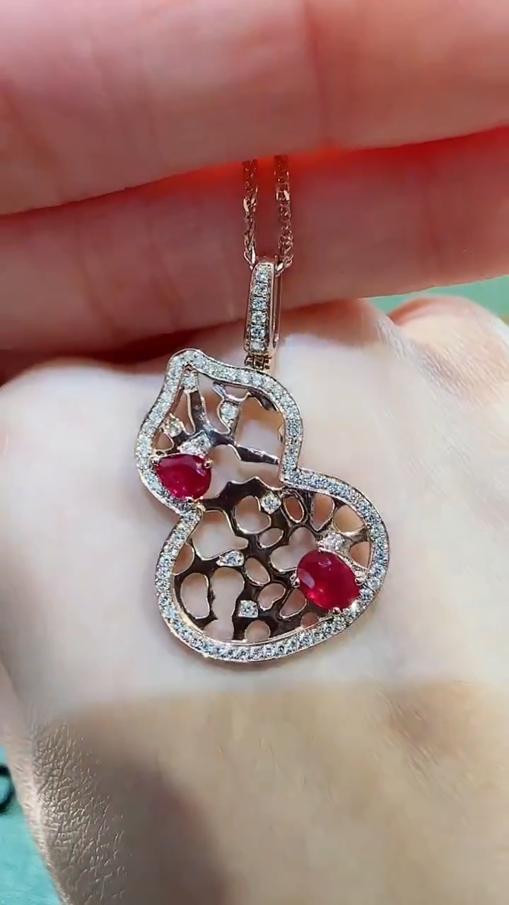 【闪购商品】钻石吊坠(不含链)18K金镶嵌18K金钻石葫芦吊坠