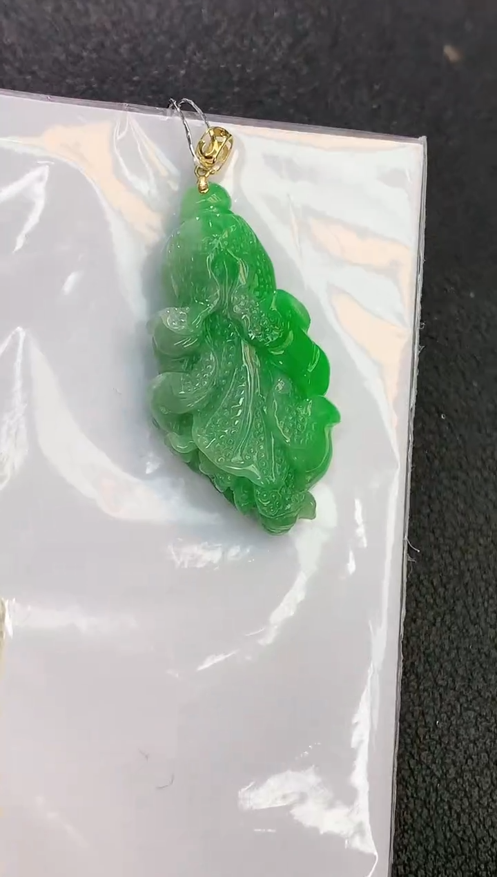 颈饰18K金镶嵌翡翠赠礼盒证书 珍珍