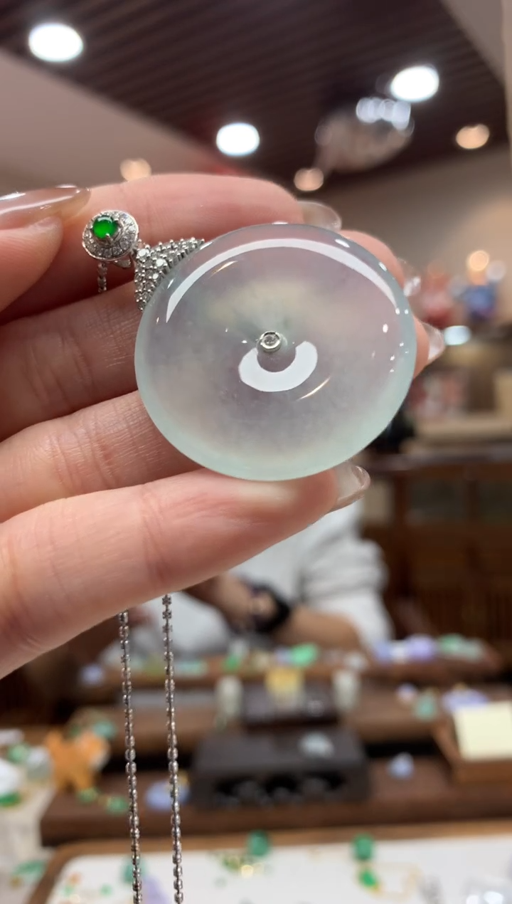 【闪购商品】翡翠吊坠(不含链)18K金镶嵌平安扣