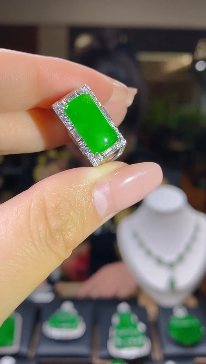 【闪购商品】翡翠吊坠(不含链)未镶嵌翡翠吊坠