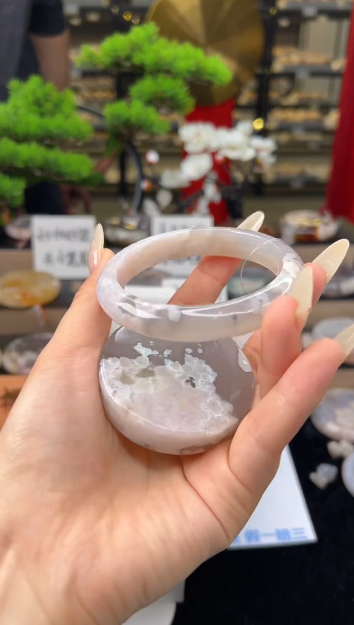 【闪购商品】石英质玉手镯未镶嵌59圈口（赠送镯心）12247
