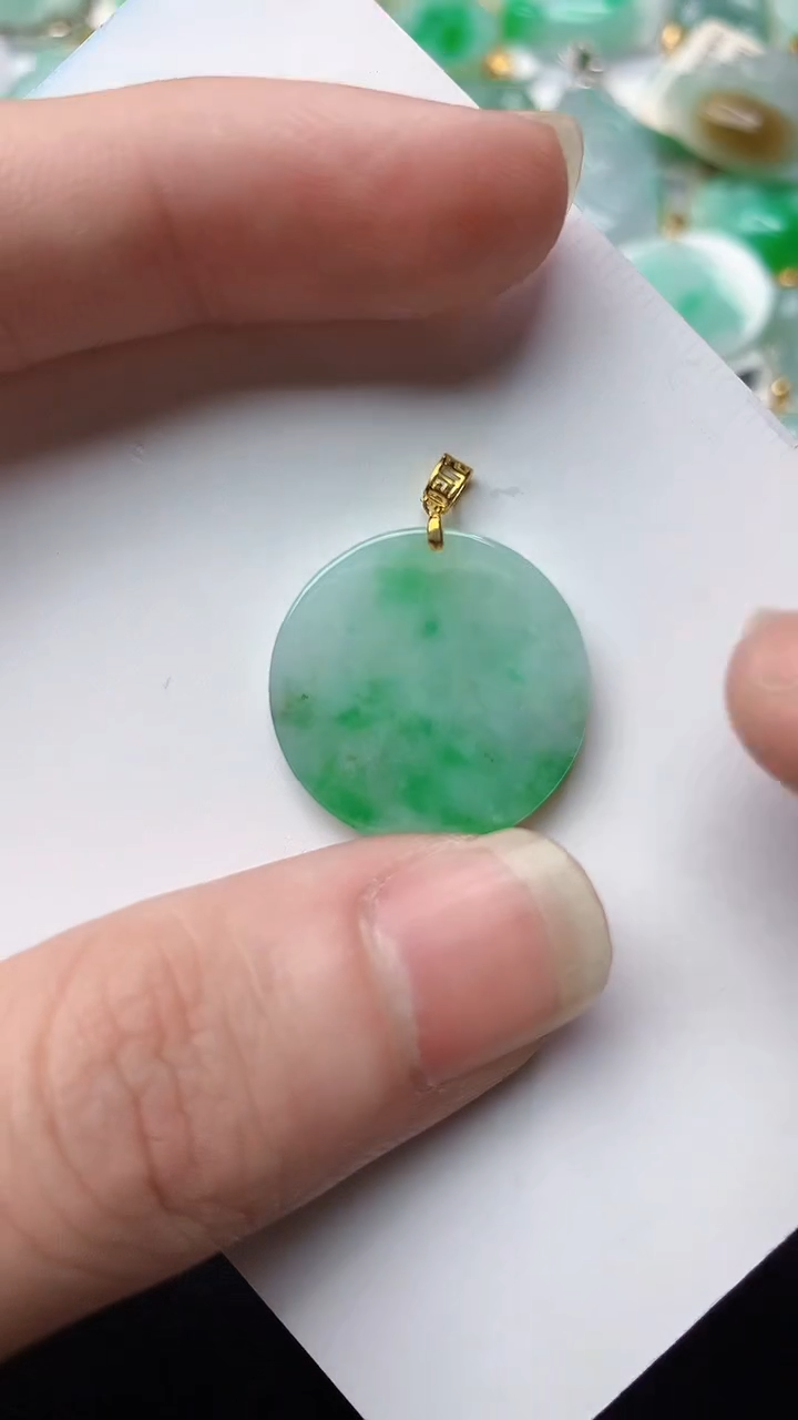【闪购商品】翡翠颈饰18K金镶嵌50.........