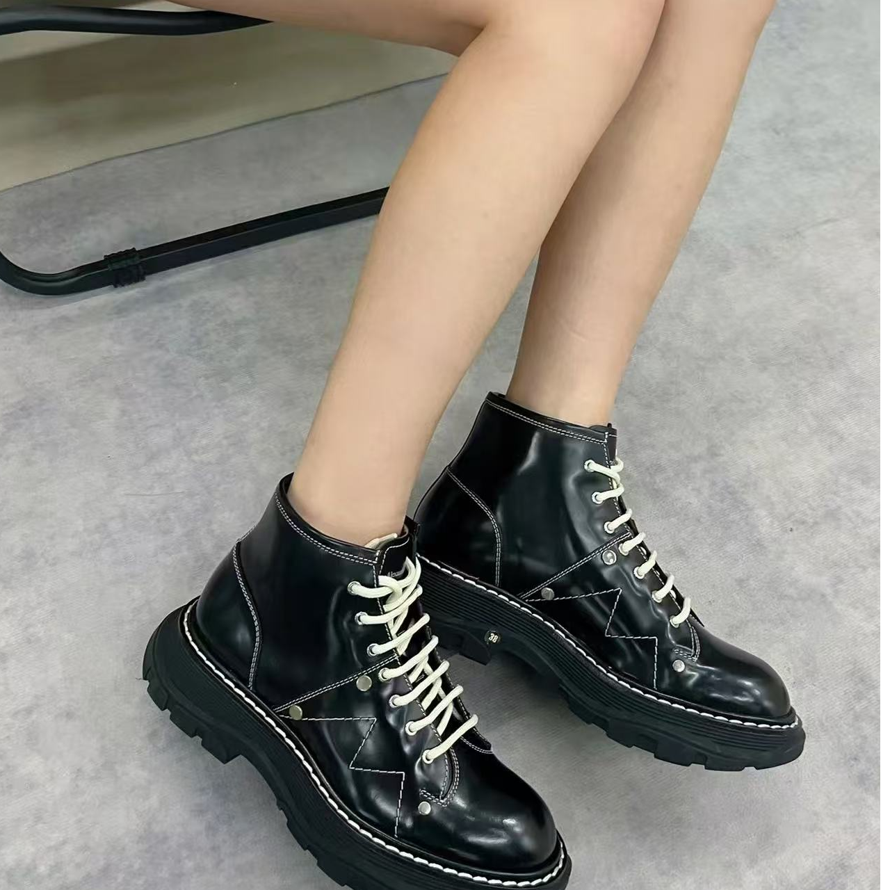 未使用 Alexander McQueen/亚历山大·麦昆 /七七/娜扎同款靴子