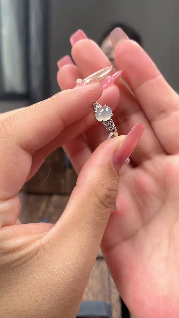 未镶嵌戒指翡翠戒指