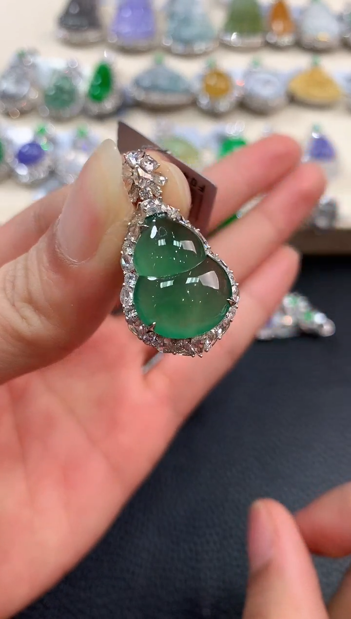 【闪购商品】翡翠吊坠(不含链)18K金镶嵌n79     