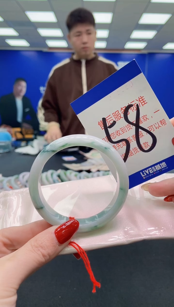 未镶嵌手镯翡翠AAAAAAAAAA