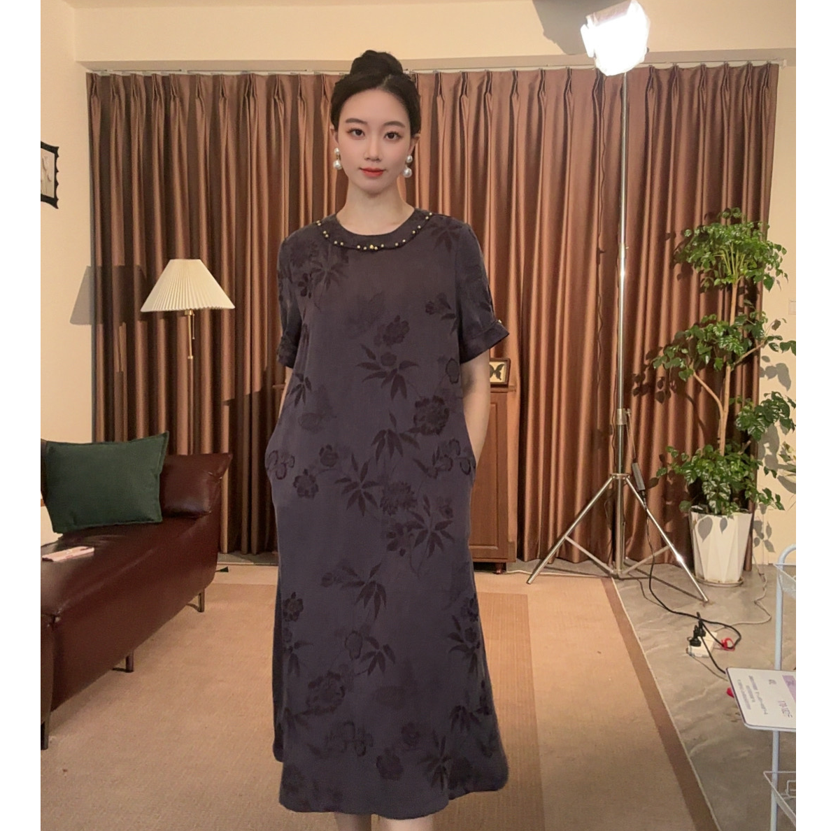 金珠提花高贵紫夏季短袖气质显瘦连衣裙