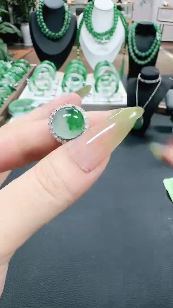 未镶嵌1石英质玉（非洲翠）/9306