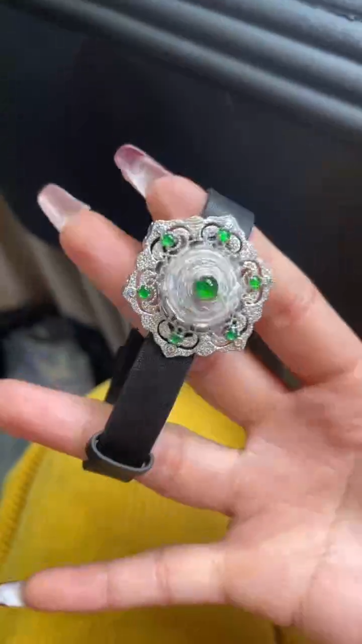 【闪购商品】翡翠颈饰未镶嵌      *A100 (只发一件) 