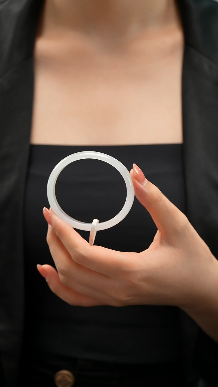 翡翠手镯（贵妃镯）未镶嵌31号