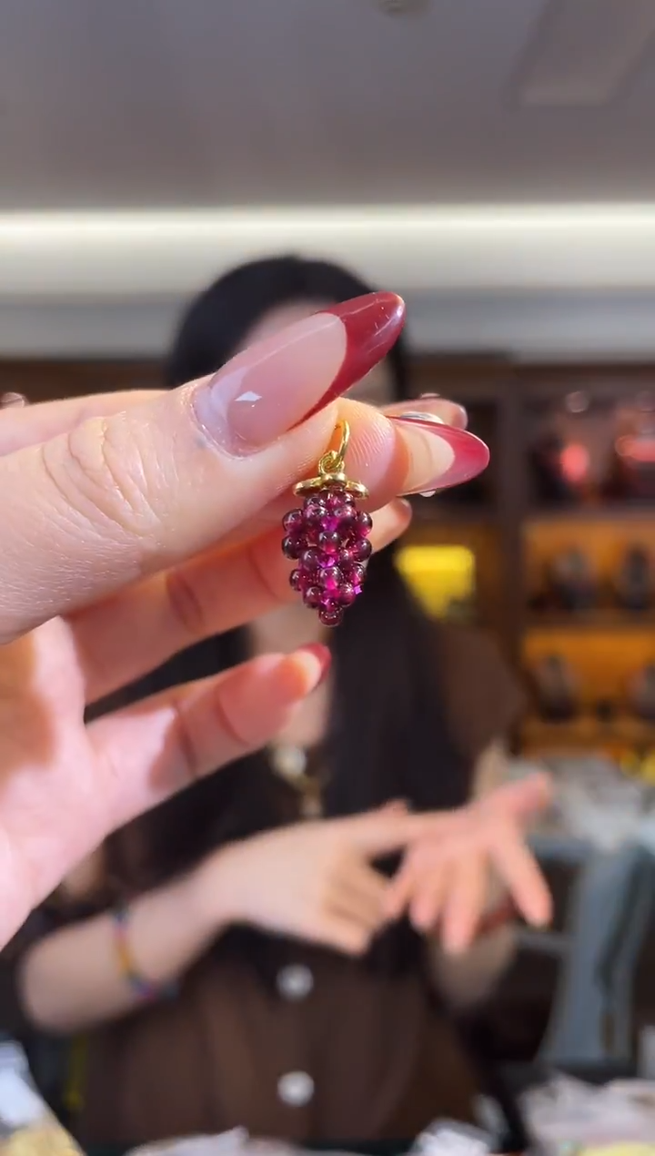 颈饰未镶嵌石榴石（多样性发一件）