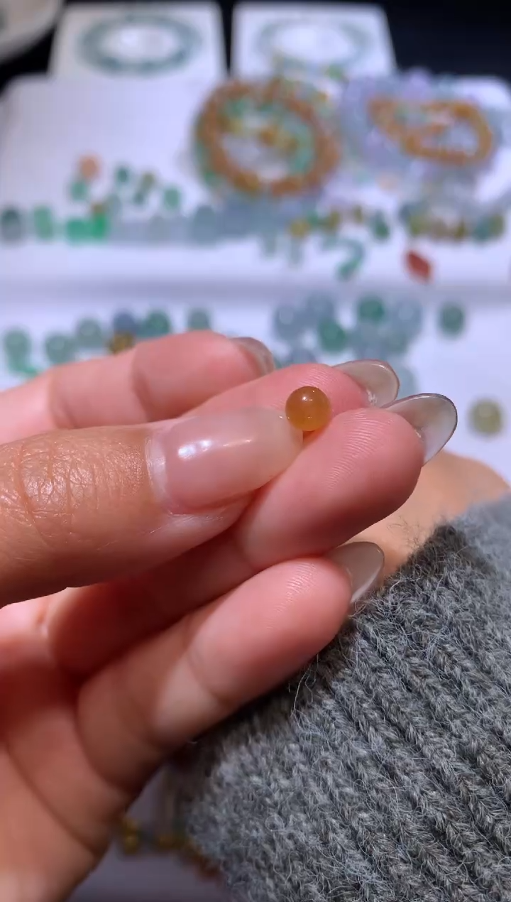 【闪购商品】定制翡翠未镶嵌4.8*珠子100+10