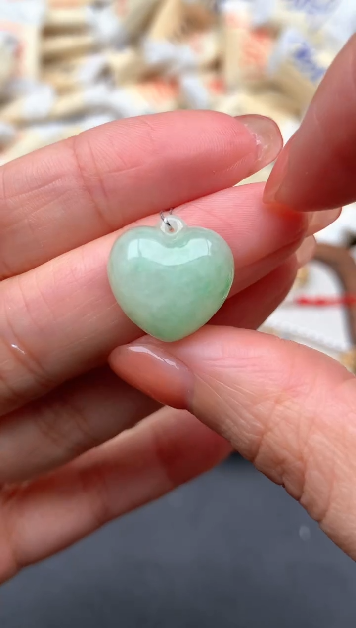 未镶嵌挂件翡翠1