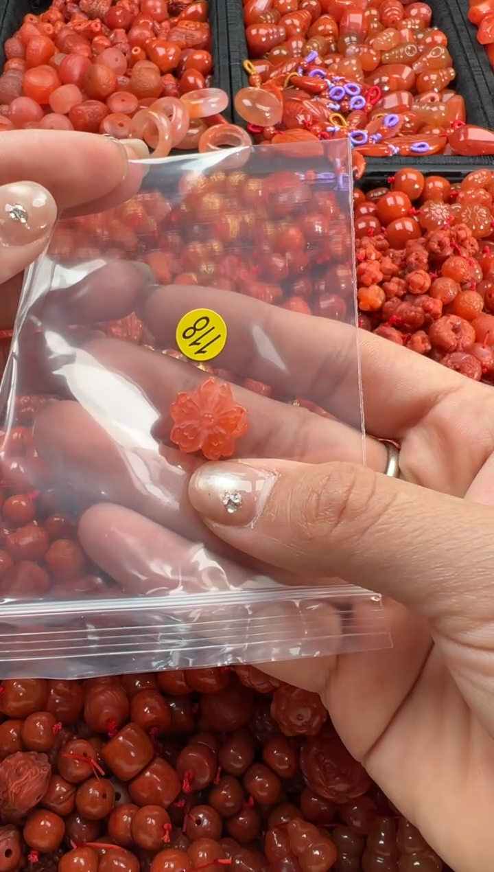 【闪购商品】南红玛瑙颈饰未镶嵌1