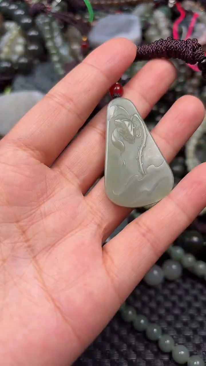 和田玉未镶嵌颈饰1