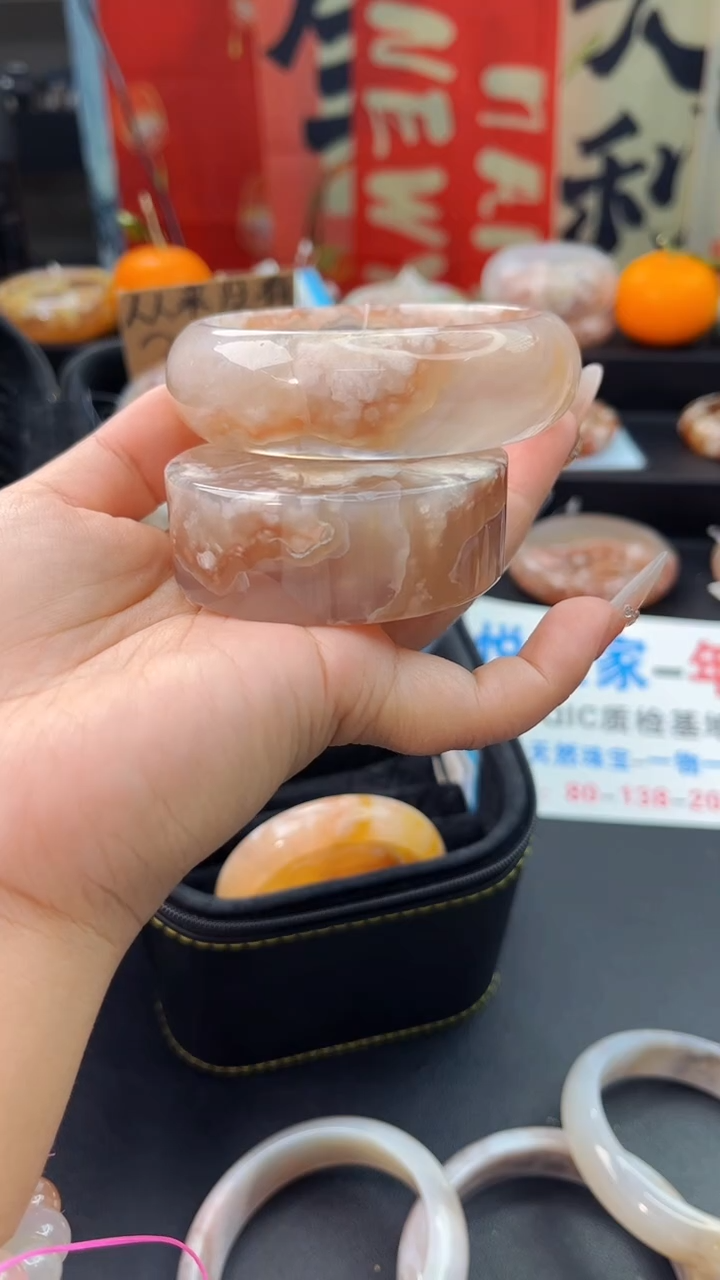 【闪购商品】石英质玉手镯未镶嵌赠送镯心（62圈口）