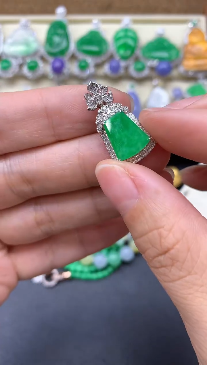 【闪购商品】翡翠颈饰18K金镶嵌460-中国好珍宝