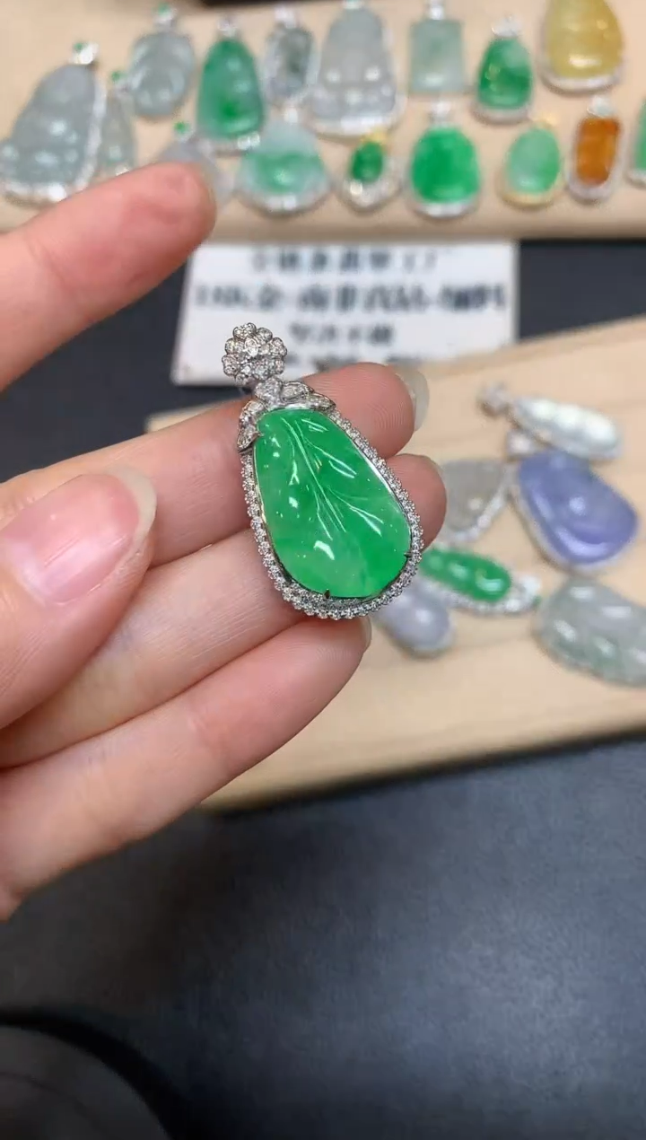 【闪购商品】翡翠颈饰18K金镶嵌【无服务费