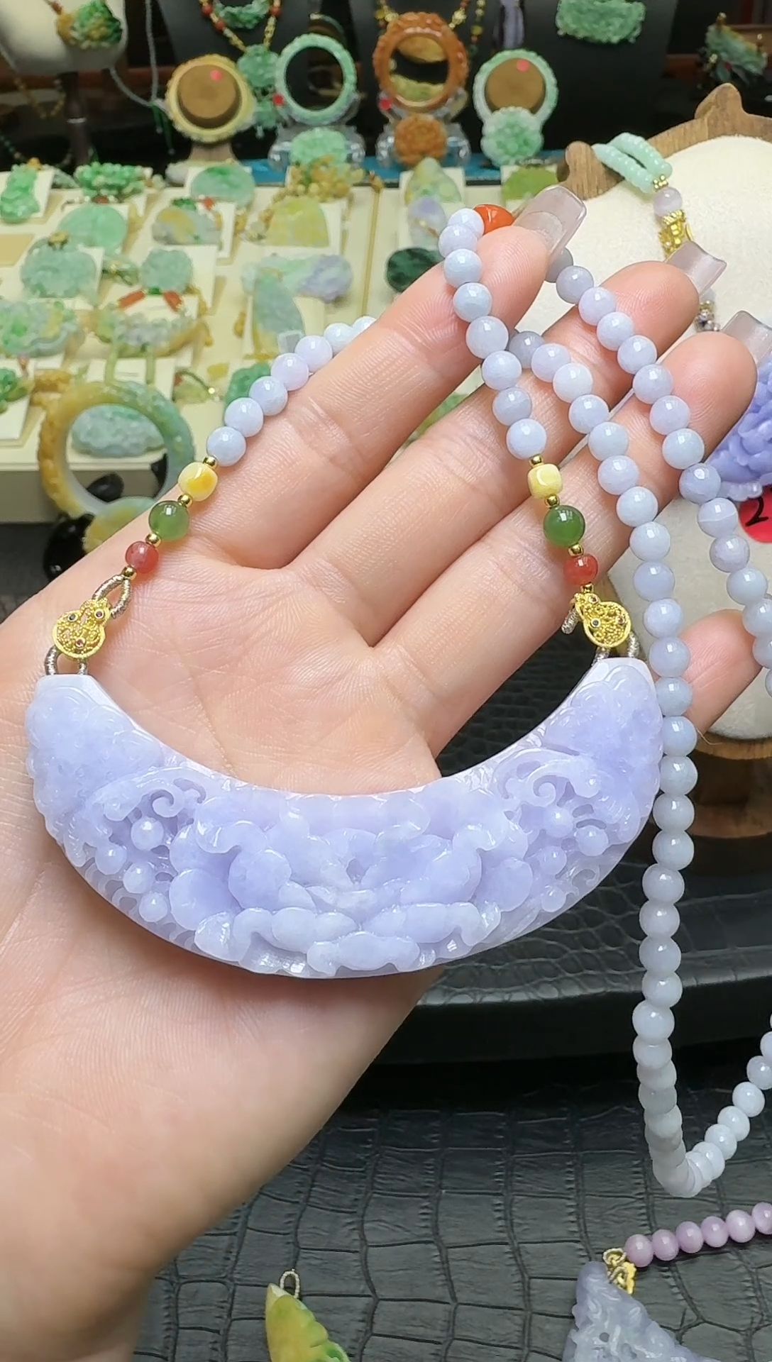 【闪购商品】翡翠颈饰未镶嵌弯弯花开富贵