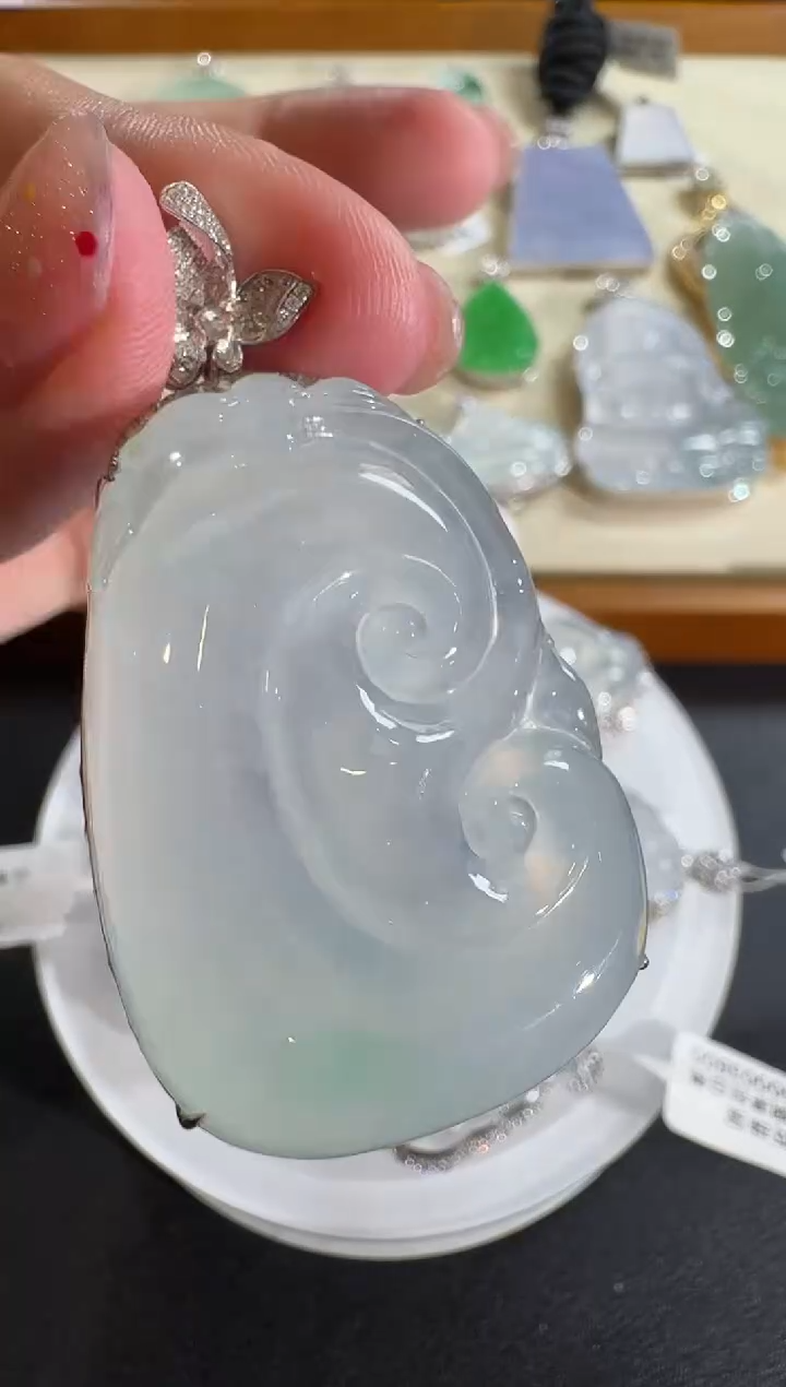 【闪购商品】翡翠吊坠(不含链)18K金镶嵌【源头工厂】钻石镶嵌