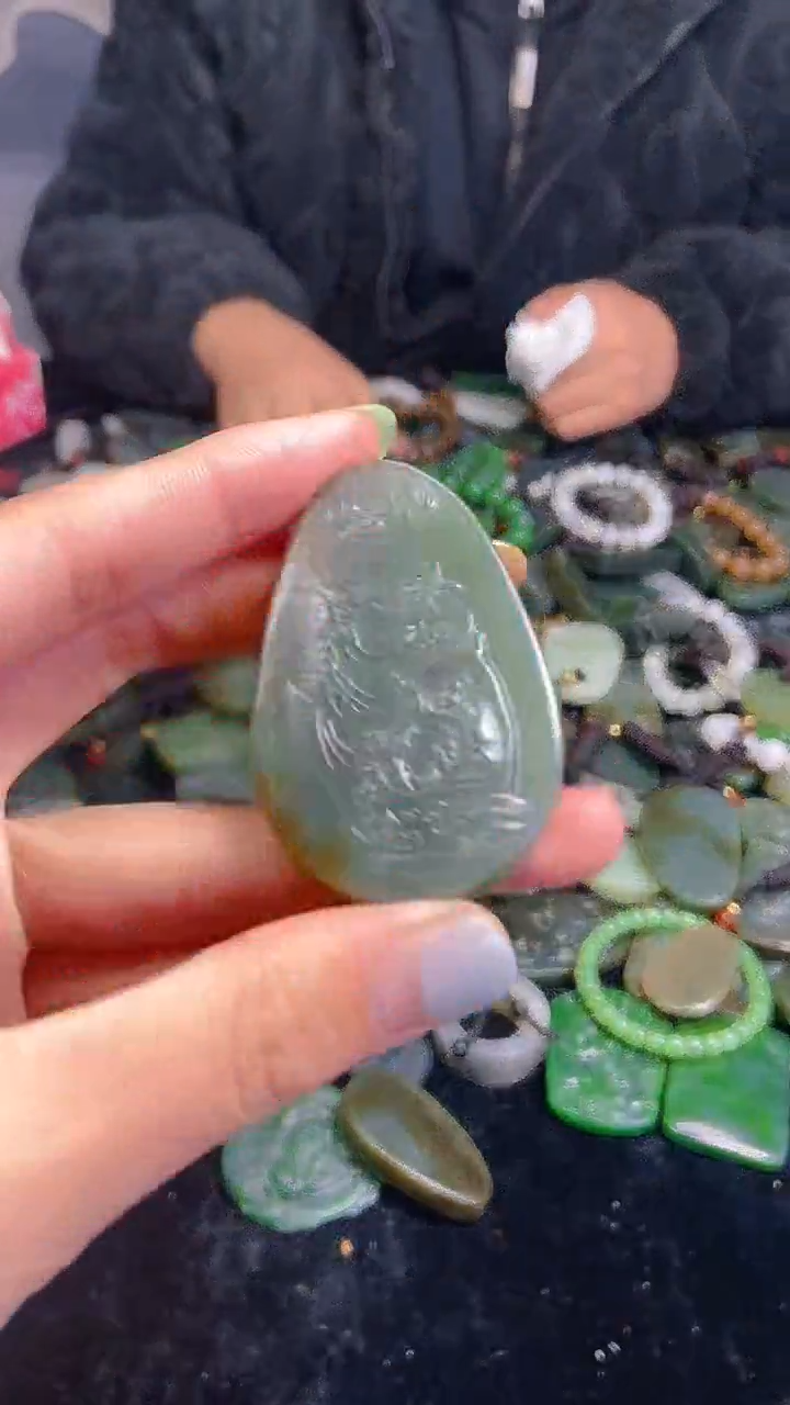 颈饰未镶嵌和田玉1