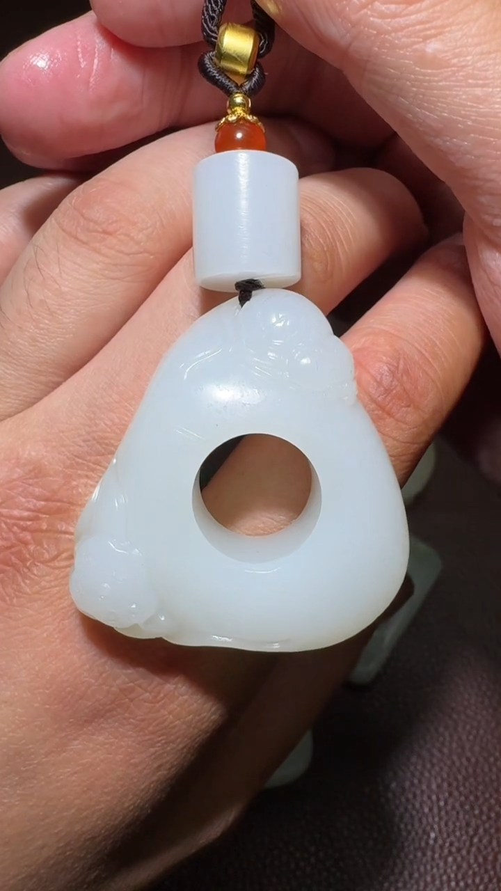 未镶嵌和田玉挂件猪* 和田玉