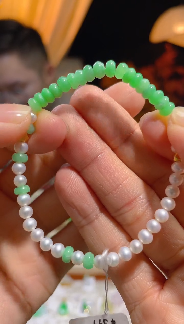 【闪购商品】翡翠颈饰未镶嵌假一赔三