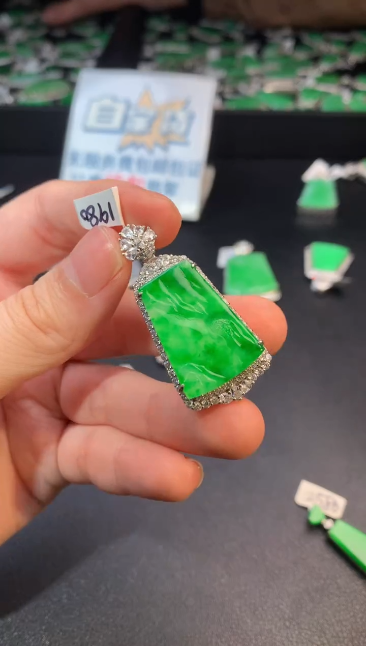 【闪购商品】翡翠颈饰银S925镶嵌翡翠